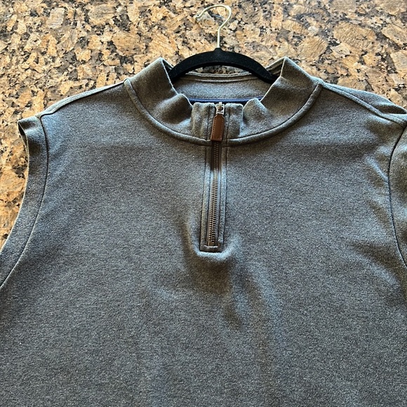 Roundtree & York men’s gray vest.  Size 2XB - Picture 2 of 7